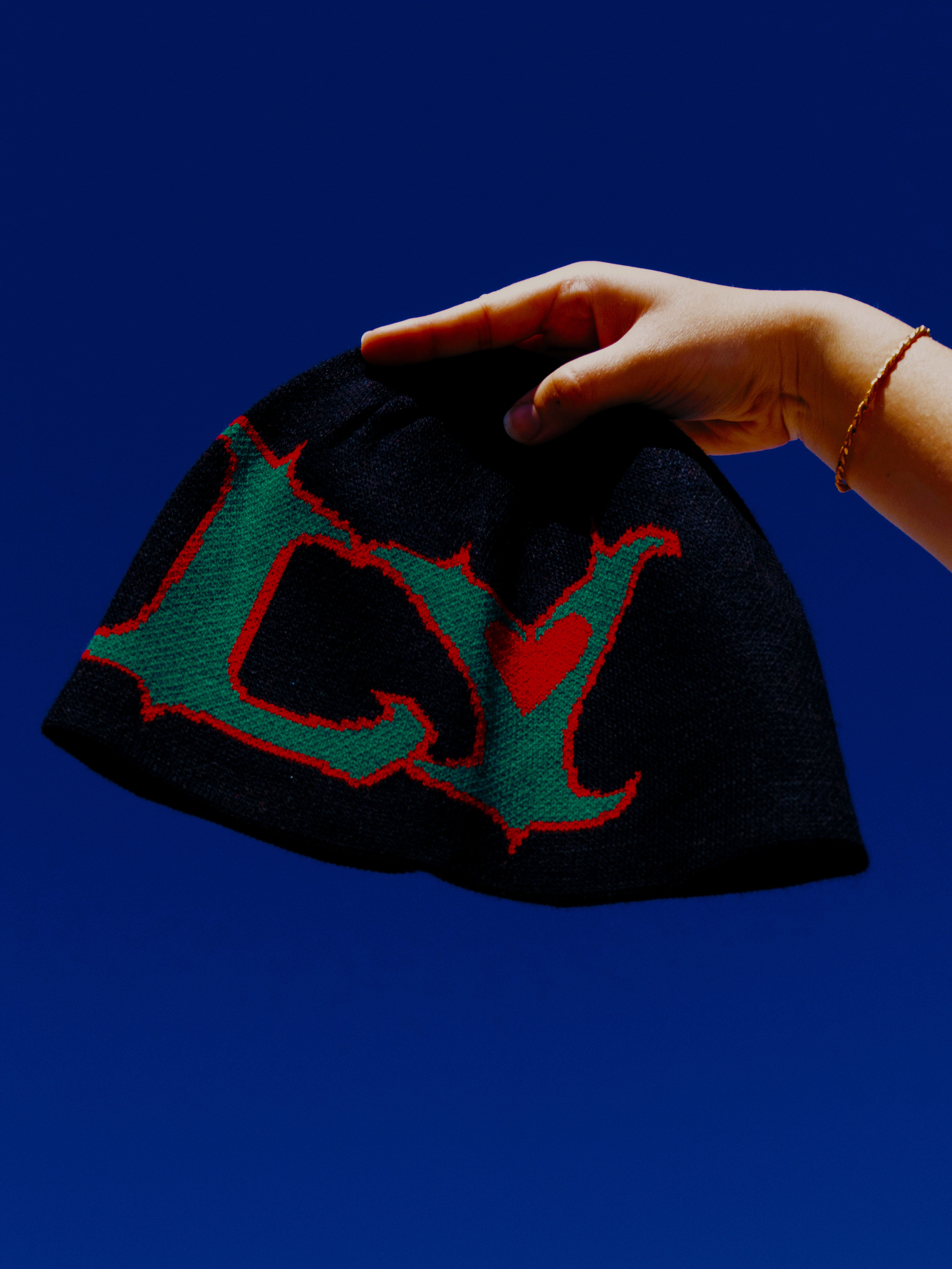 LY black knitted beanie design